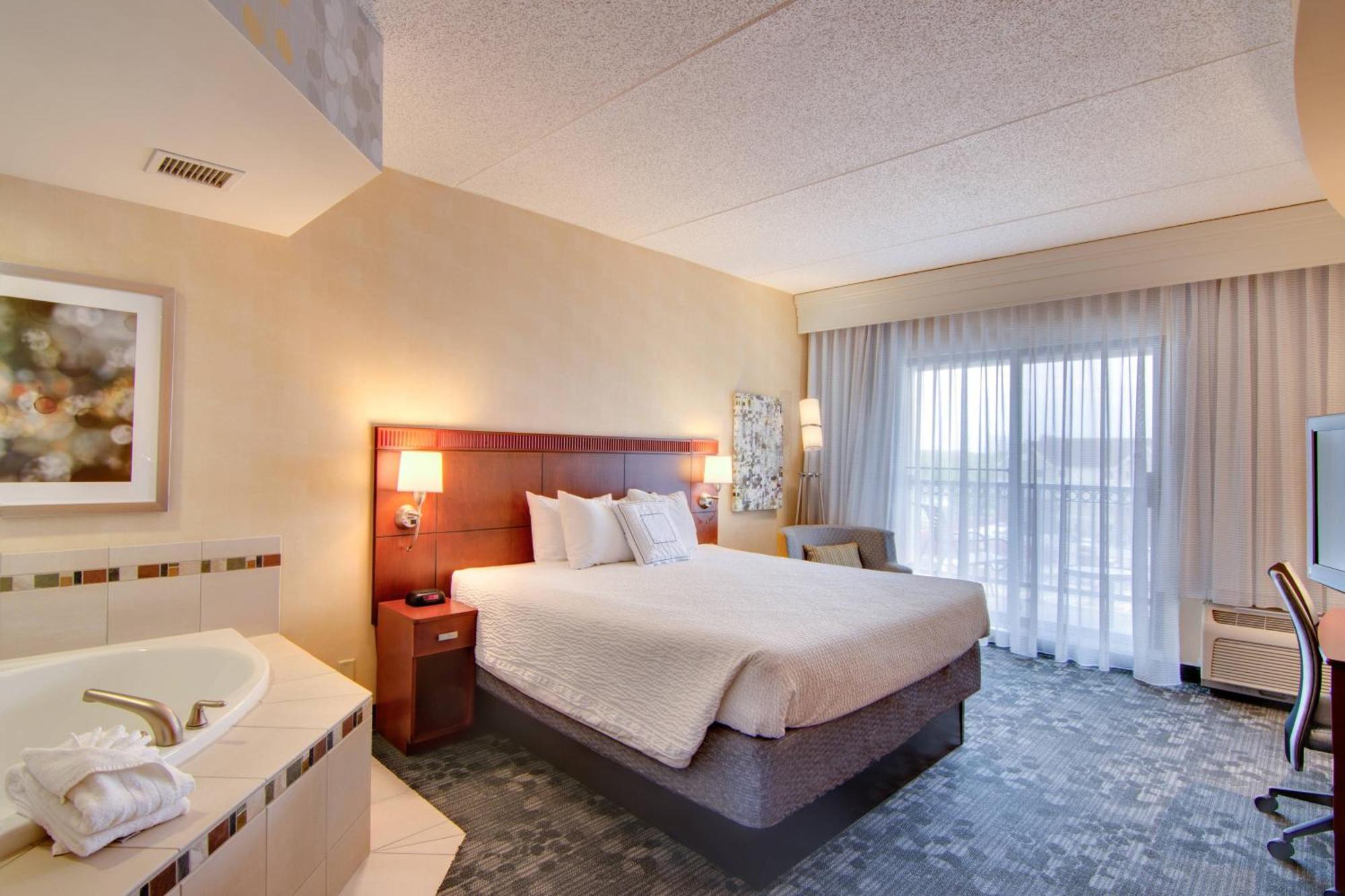 Courtyard Mayo Clinic Area/saint Marys 3*