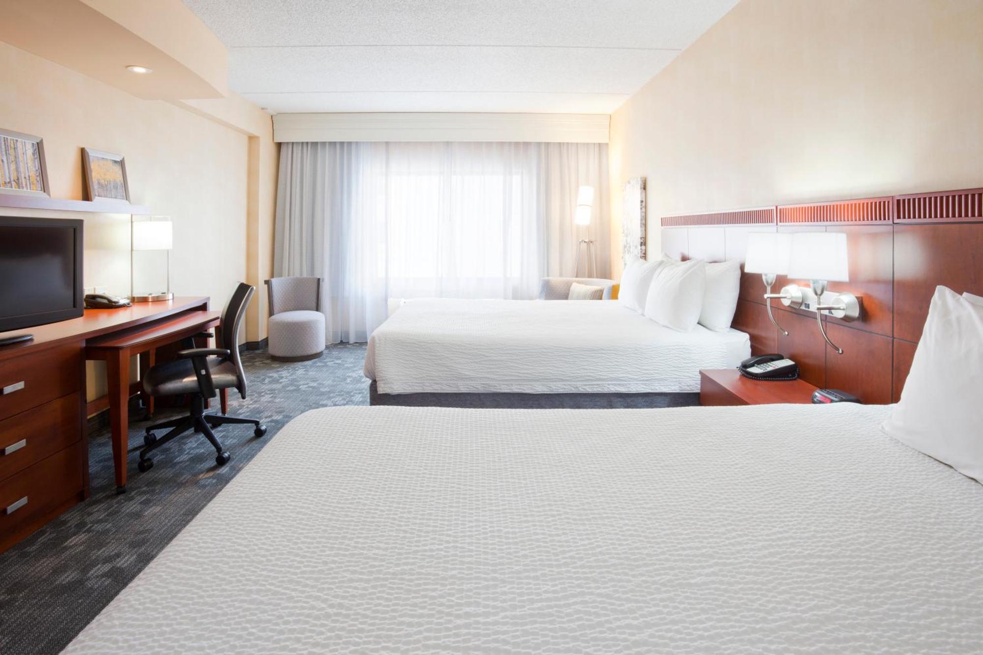 Courtyard Mayo Clinic Area/saint Marys Hotel 3*